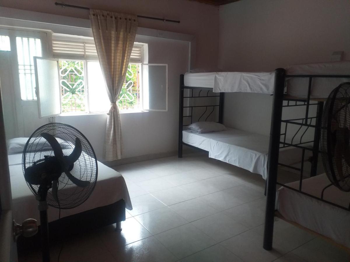 Backpackers And Travellers Hostel Neiva  Exterior photo