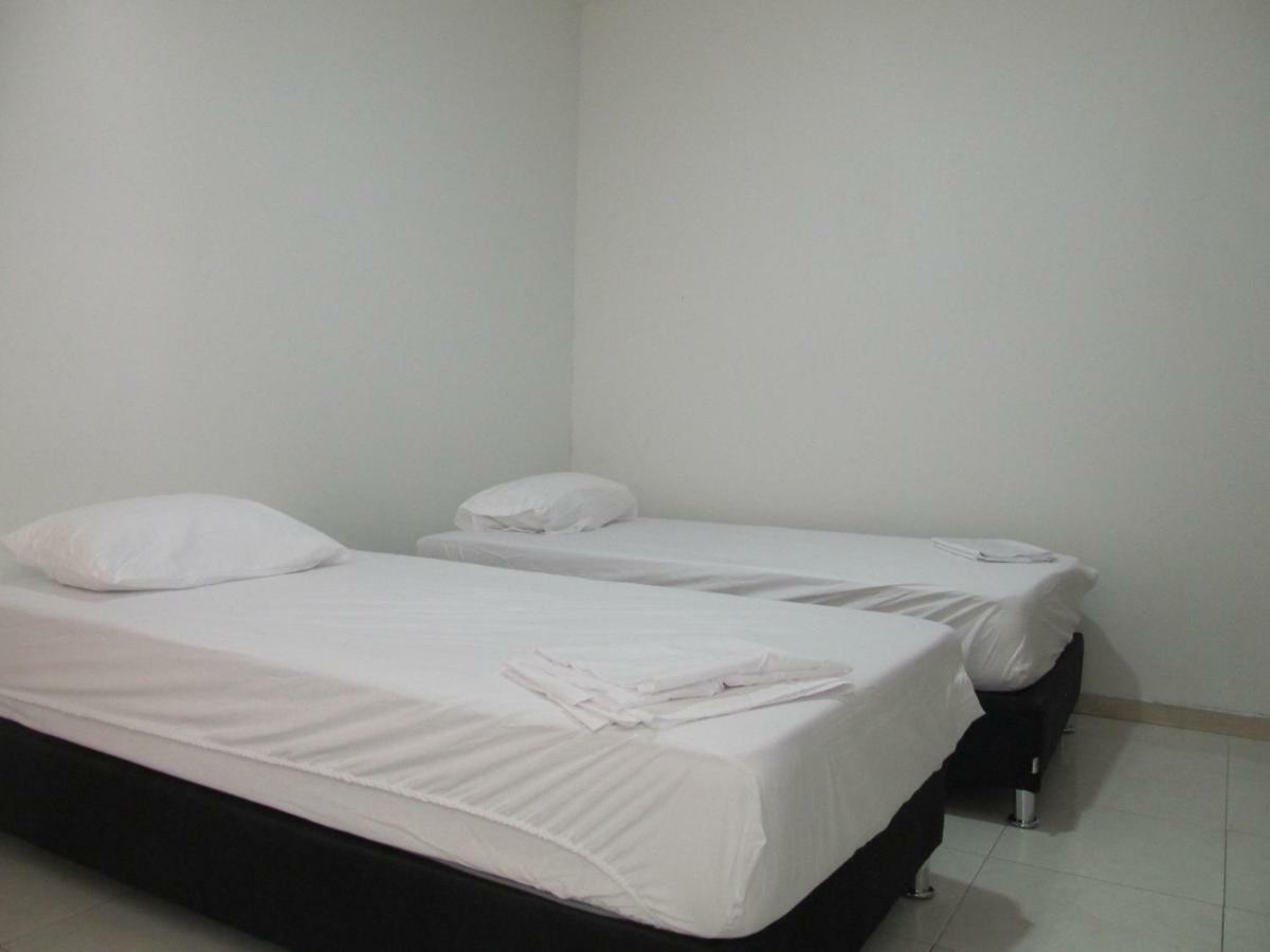 Backpackers And Travellers Hostel Neiva  Exterior photo