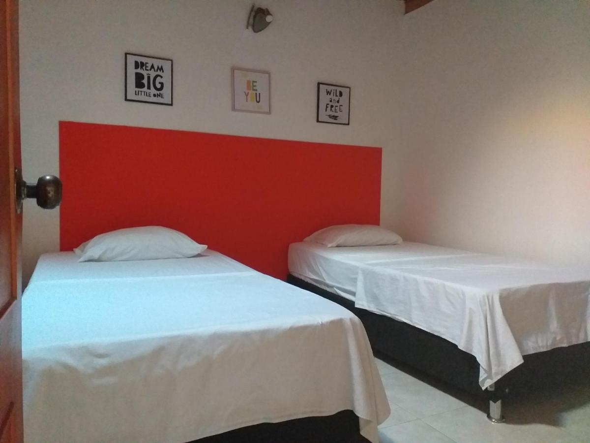 Backpackers And Travellers Hostel Neiva  Exterior photo